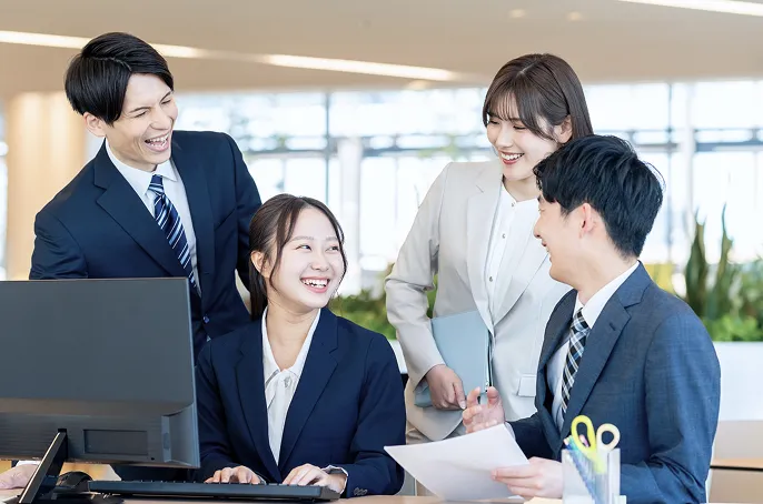 長崎を知り尽くした専門スタッフの打ち合わせ風景