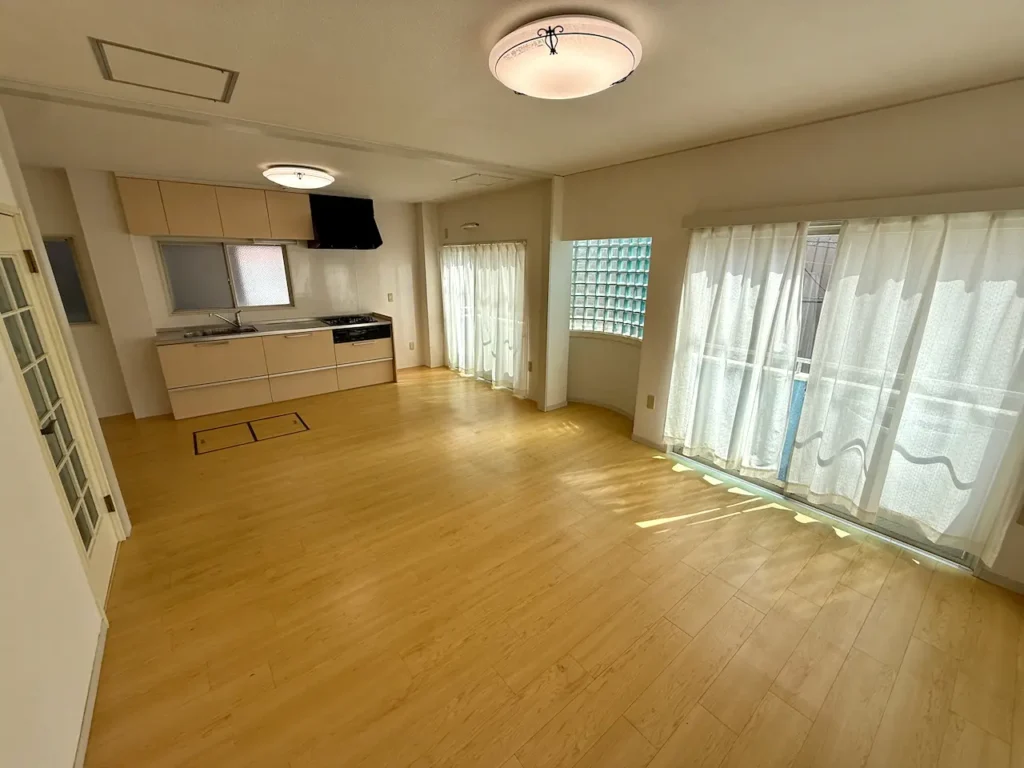 長崎市 扇町（長崎大学駅） 3階建 ３ＬＤＫ