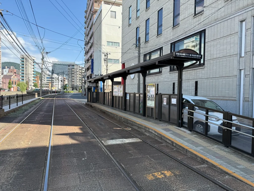 長崎市の街並み(浜町周辺の路面電車通り)
