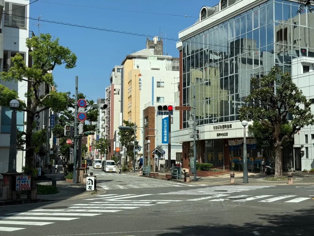 長崎市の街並み(浜町周辺の交差点と路面電車通り)