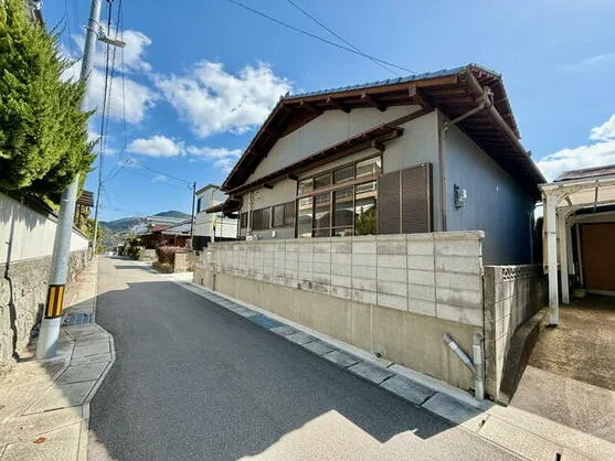 長崎市 つつじが丘４丁目（市布駅） 2階建 ４ＬＤＫ