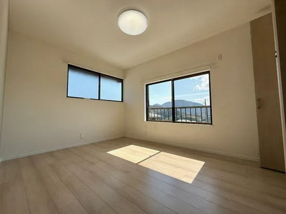 長崎市 つつじが丘４丁目（市布駅） 2階建 ４ＬＤＫ