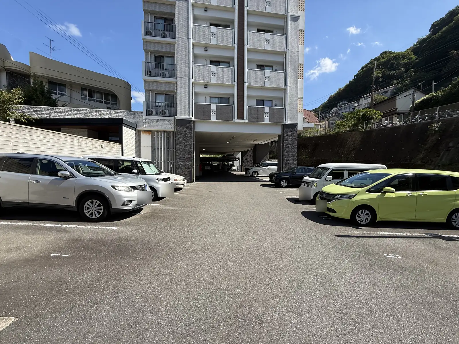 長崎市ビバシティ中川1丁目の共用部(駐車場)
